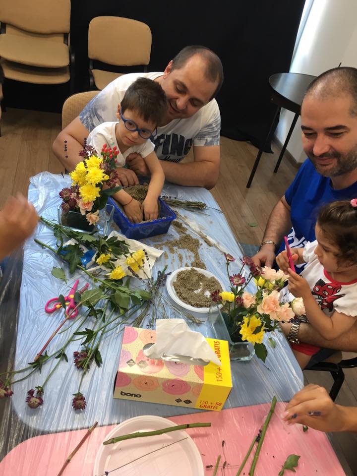 Ateliere de floristică pentru copiii cu dizabilități, în București